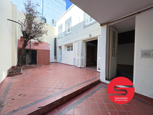 Casa En Barrio Martin 4 Dormitorios Patio Ideal Constructora 6 Pisos Altura