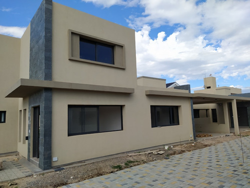 Imagen 1 de 14 de Duplex En Venta 3 Dormitorios Housing Nuevo Poeta Lugones