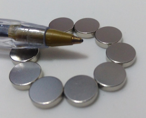 Imagem 6 de 6 de Imã De Neodímio / Super Forte / 8mm X 2mm * 100 Peças