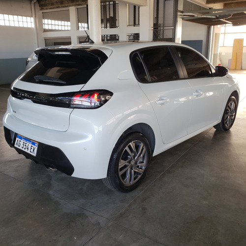 Peugeot 208 1.6 Feline