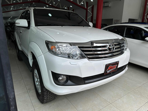 Imagen 13 de 13 de Toyota Fortuner Sr