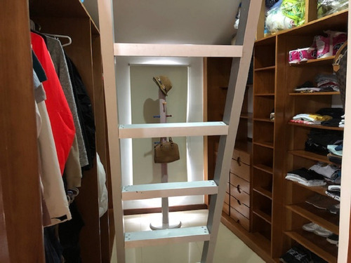 Imagen 10 de 30 de En Venta Una Espectacular Y Lujosa Quinta, Totalmente Equipada Y Amoblada, Ubicada En Bosque Valle.