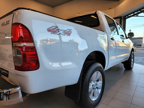 Imagen 7 de 15 de Toyota Hilux Dx 4x4