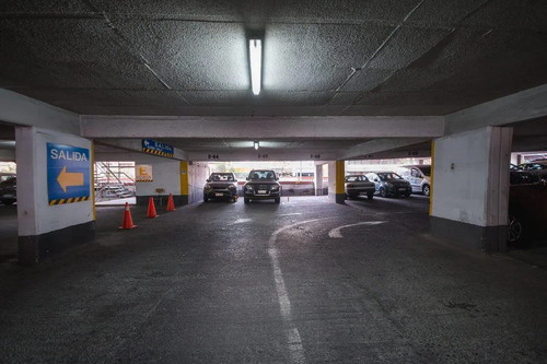 Venta Estacionamiento En Santiago Centro
