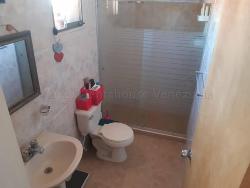 Imagen 14 de 19 de Freddy Camacaro Rentahouse, Townhouse En Venta En La Cumaca San Diego. 22-6768