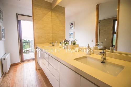Imagen 21 de 29 de Moderna Casa Con Vista Al Lago Villarrica, El Escorial