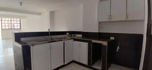Bonito Apartamento Con Excelente Ubicación Todos Los Servicios A Mano Cod 68792