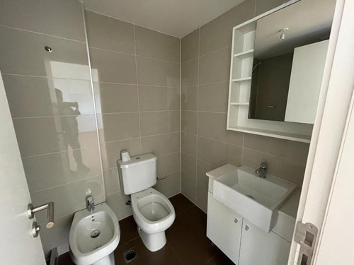 Imagen 11 de 15 de Apartamento 1 Dormitorio En El Corazón De Malvín- E-tower Sky Ne #1206