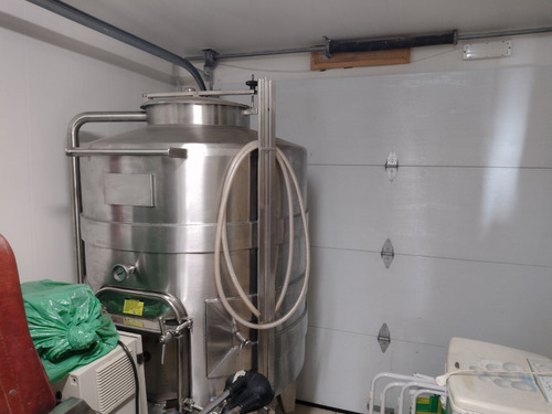 Venta Establecimiento Productivo De Bodega De Vino Artesanal + Vivienda, En Ph. Maquinarias Incluidas. A 15 Km De San Carlos De Bariloche
