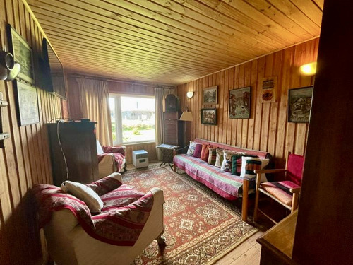 Casa De 2 Pisos En Frutillar Alto, Villa Alegre