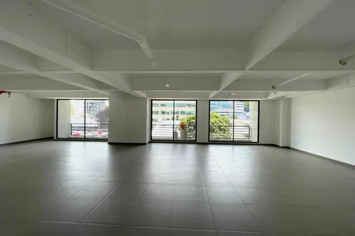 Oficina En Arriendo/venta En Chico Reservado. Cod A5822