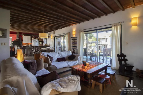 Casa Con Piscina Y Gran Terreno