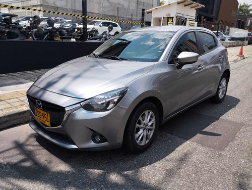 Mazda 2 TOURING MECÁNICO