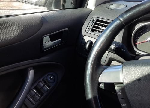 Imagen 4 de 5 de Ford Kuga 4x4 Trend 2.5