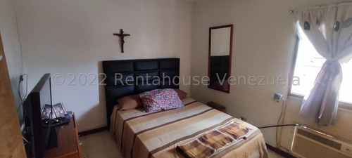 Imagen 19 de 30 de * Apartamentos En Venta * Zona Este Barquisimeto Lara Codigo # 23-16461 Mas Informacion :: 412 - 1498654 , Katty Vasquez Rentahouse Co.
