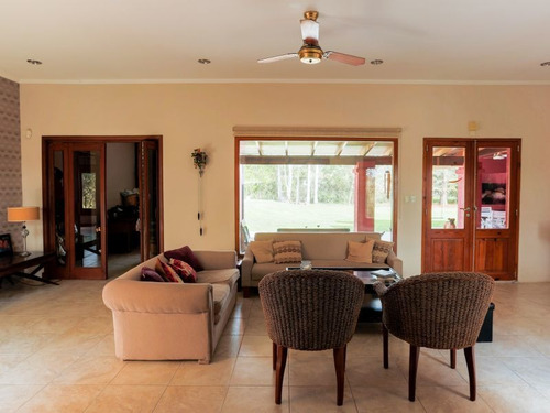 Imagen 4 de 18 de Hermosa Quinta De Excelente Calidad Constructiva