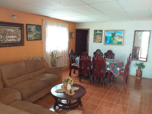 Imagen 2 de 8 de Acogedora Casa En Venta En Intercomunal Coro La Vela 22-25260 04146954944