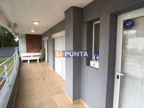 Imagen 5 de 8 de Apartamento En Alquiler Anual Y Venta