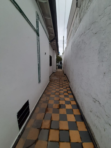 Ph 4 Ambientes En Venta En Haedo Con Patio Y Coch