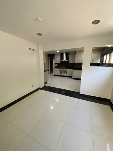 Hermosa Casa En Avenida Blanca Estela Concón