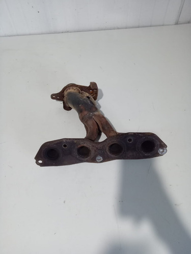 Multile De Escape Yaris 10-15 (Usado)