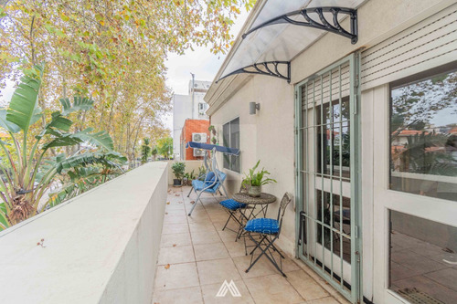 Venta De Casas De Altos En Malvin A Metros Del Mar, Cochera