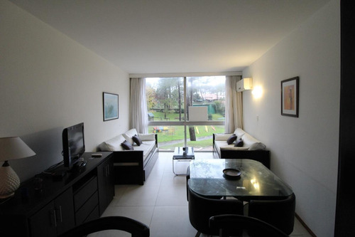 Imagen 1 de 6 de Apartamento - Playa Mansa