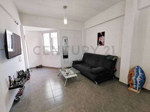 Imagen 3 de 13 de Departamento En Venta De 2 Dormitorios En La Plata