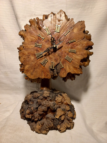 Reloj, Hecho Con Raíz De Madera De Árbol 27cm De Alto.