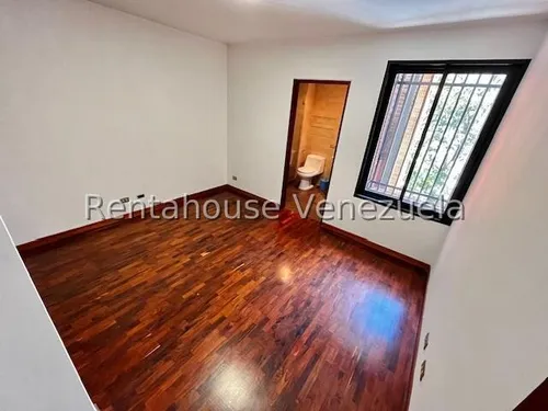 Agp Elegante Y Espacioso Apartamento En Venta, Con Hermosa Vista Al Ávila En La Castellana 25-7972 Ys