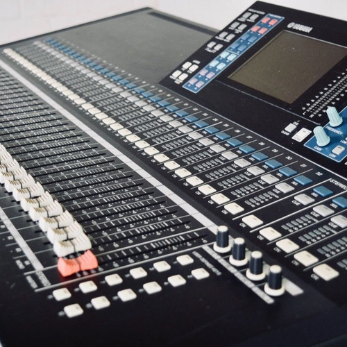 Audio Mixer Yamaha Ls9-32 Digital Mixer