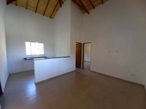 Imagem 13 de 14 de 1.000 M², Casa Em Construção, Com 02 Dormitórios E Piscina !