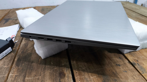 Notebook Lenovo Ideapad 3i 15.6 Core I3 1tb 4gb Prata Win11 (Usado)