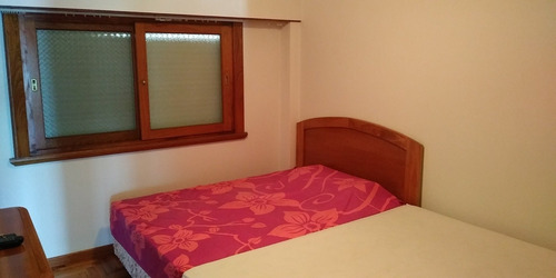Imagen 16 de 30 de 4 Ambientes En Primera Linea De Mar Con Vista Plena, Balcon Corrido, Dependencia De Servicio Y 2 Cocheras Fijas. Totalmente Reciclado.
