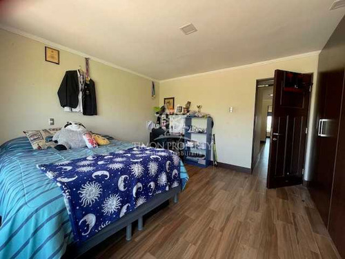 Venta Casa 1.100 Mts2, Piscina Temperada (104034)