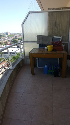 Imagen 5 de 12 de Departamento 3 Ambientes En Sáenz Peña C/terraza Y Parrilla Permuta Menor Valor