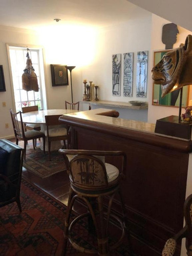 Casa À Venda No Bairro Jardim Europa - São Paulo/sp - O-10370-19799