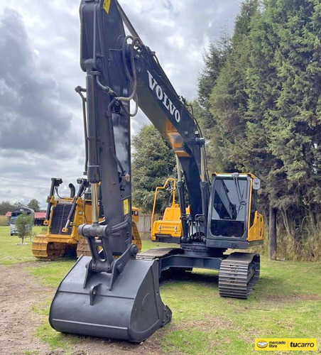 Retroexcavadora Volvo Ec220d 2014