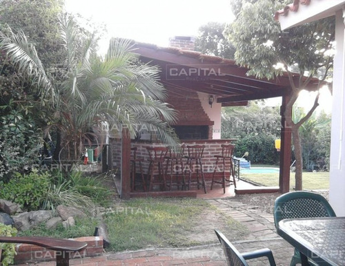Venta Y Alquiler De Temporada. Linda Casa Con Piscina A Pasos De La Playa Mansa. Punta Del Este- Ref: 24862