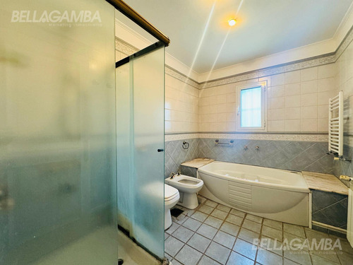 Casa Venta Martinez 7 Ambientes Jardin Piscina
