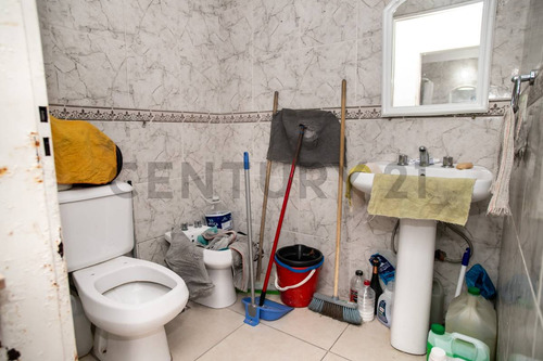 Venta De Local, Con Renta En Dolares