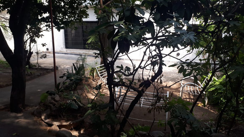 Alquilo Casa 3 Dorm C/patio B° Lomas De San Martin