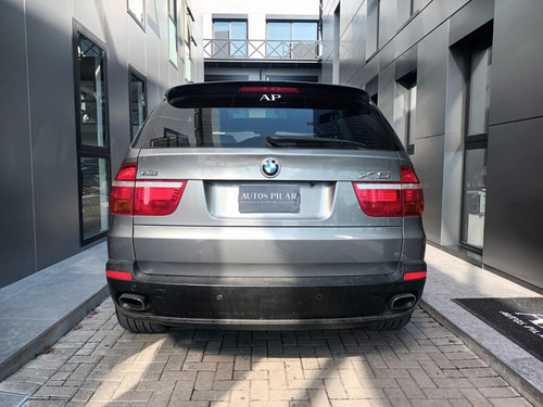 BMW X5 4.8 Is Premium