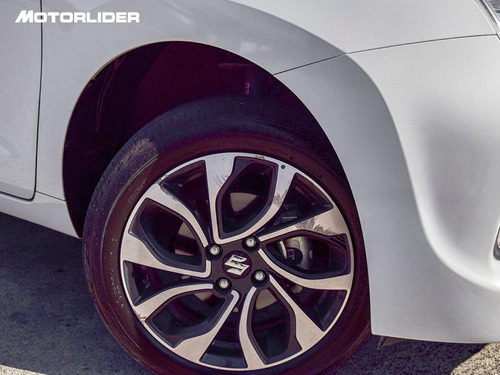 Imagen 14 de 25 de Suzuki Baleno Gl 1.4 Extra Full | Permuta / Financia