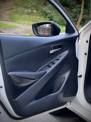 Mazada 2 Grand Touring