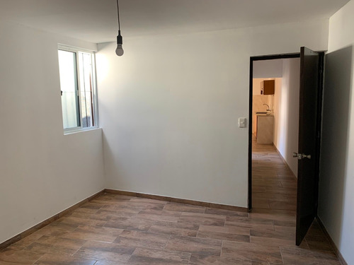 Casa En P.h Alquiler 2 Dormitorios Unión Con Patio Sin G.c