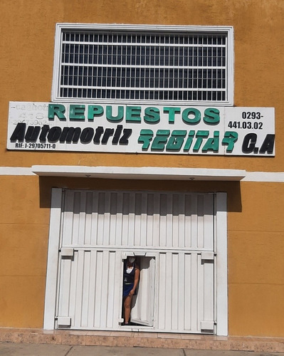 Imagen 14 de 22 de Vendo Local Comercial Con Estantería Y Mostrador 112mts.