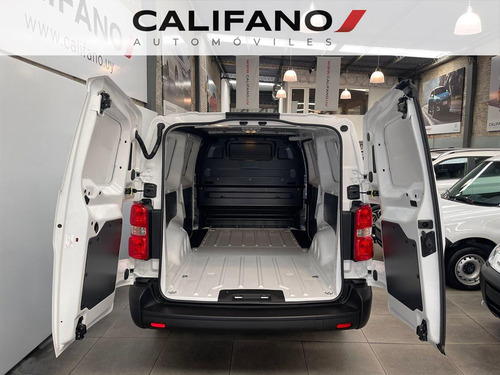 Imagen 8 de 22 de Citroën Jumpy Furgon Pack. Diesel 2023 0km