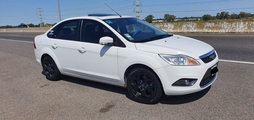 Ford Focus Ghia At Full