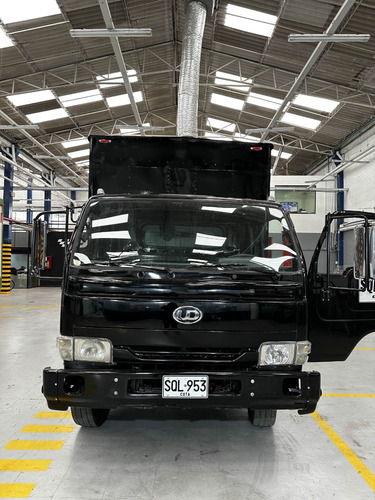 Camión Nissan T5u41